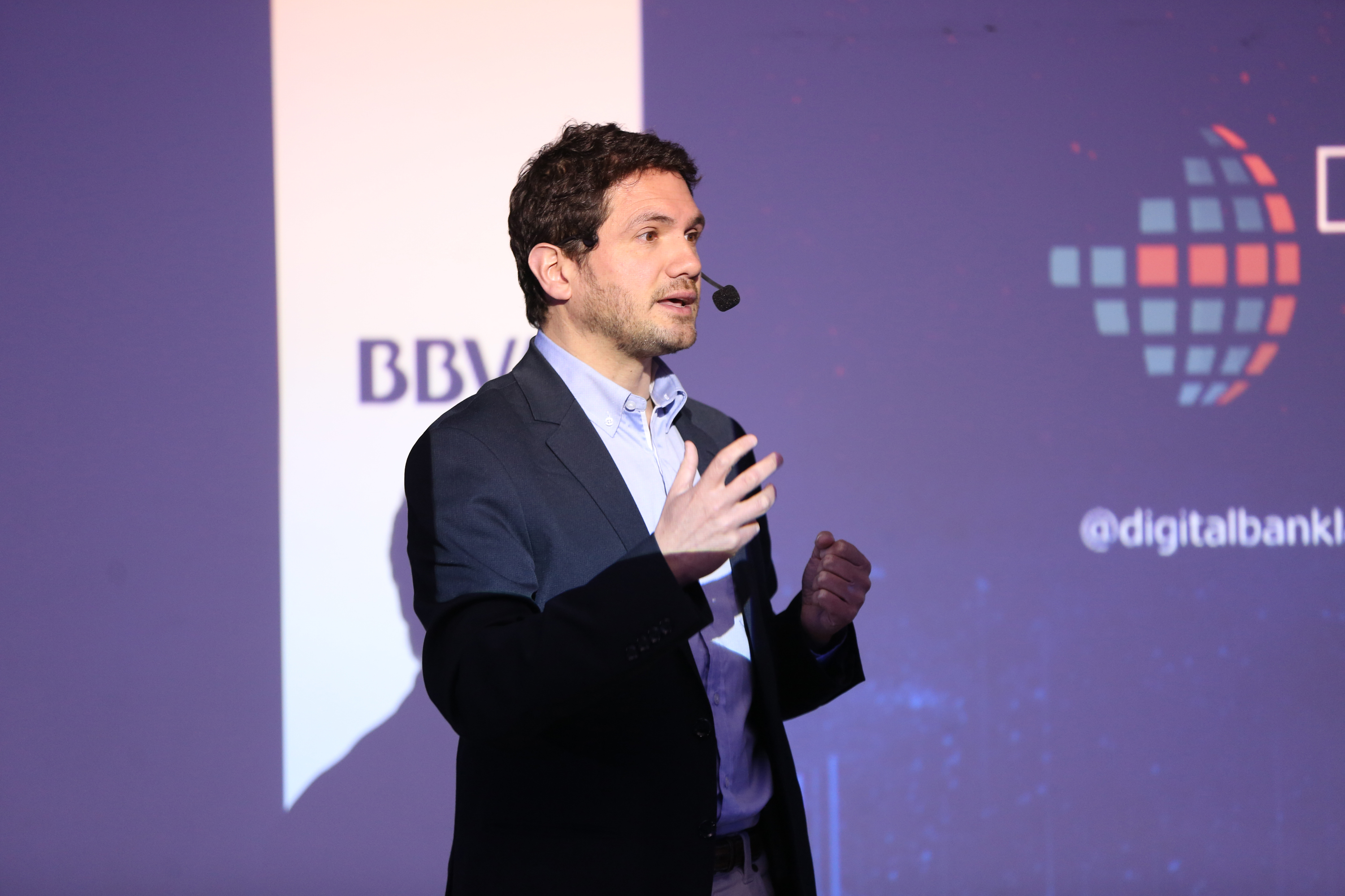digitalBank-01.jpg